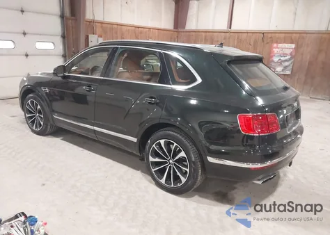 2019 Bentley Bentayga V8 z USA, uszkodzony, nr VIN SJAAM2ZV7KC025290